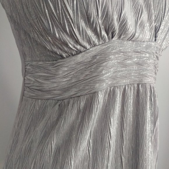 3/$25 Silver Halter Top Blouse Dressy Casual Crushed Pleats Marilyn Monroe MED - Picture 4 of 7